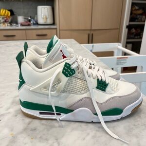 Nike SB Air Jordan Retro 4 Pine Green